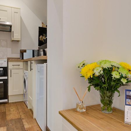 Work & Relax - Free Parking - 5 Mins To Stamford Apartment Ufford  Exterior photo